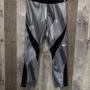 Nike Pro Capri Leggings